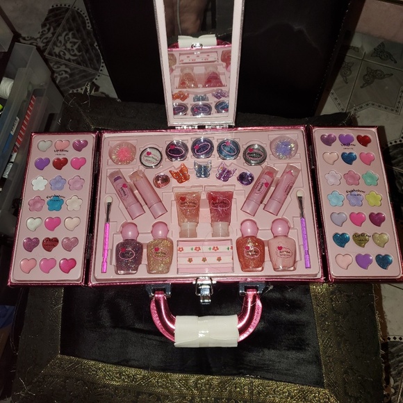 Toys Little Girls Super Princess Makeup Train Case Poshmark